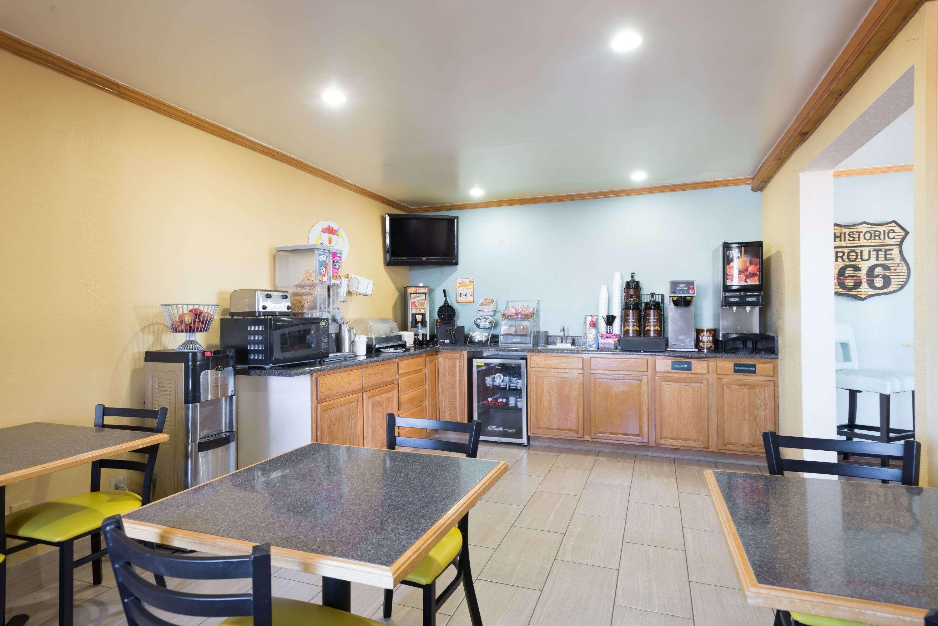 Super 8 by Wyndham Tucumcari Hotel Exterior foto